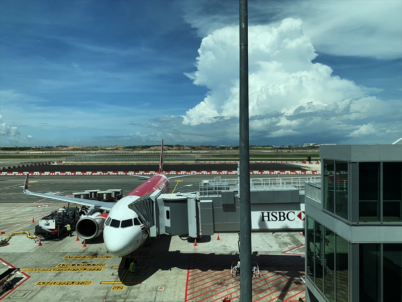 Fd356搭乗記 Airasia エアアジア はシンガポールチャンギ国際空港のターミナル4から発着します 実際にシンガポールからバンコクまで搭乗してみたら最新の空港で超快適なフライトだった リケログ Rikelog